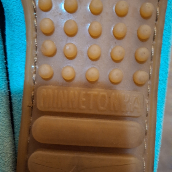 Minnetonka Moccasin Thread Suede Slip-On Comfort Shoes. - Picture 9 of 13